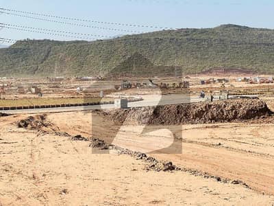 مارگلہ انکلیو مارگلہ ایونیو,اسلام آباد میں 1 کنال رہائشی پلاٹ 3.0 کروڑ میں برائے فروخت۔