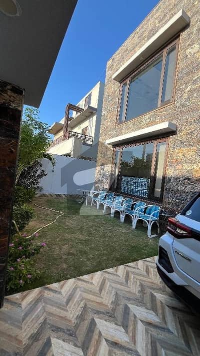 500 YARDS PROPER TWO UNIT DOUBLE STORY BUNGALOW FOR SALE DHA PHASE 7 EXT