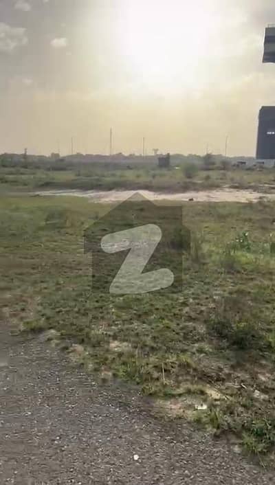 ڈی ایچ اے فیز9 پریزم - بلاک ایم ڈی ایچ اے فیز9 پریزم,ڈی ایچ اے ڈیفینس,لاہور میں 1 کنال رہائشی پلاٹ 2.5 کروڑ میں برائے فروخت۔