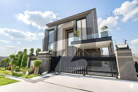 ڈی ایچ اے فیز 8 - بلاک ڈبلیو فیز 8,ڈیفنس (ڈی ایچ اے),لاہور میں 6 کمروں کا 1 کنال مکان 10.15 کروڑ میں برائے فروخت۔