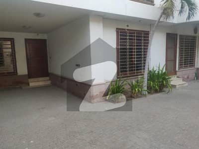 ڈی ایچ اے فیز 5 ڈی ایچ اے ڈیفینس,کراچی میں 5 کمروں کا 4 کنال مکان 15.0 لاکھ میں کرایہ پر دستیاب ہے۔