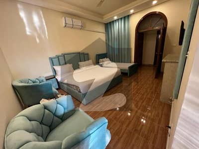 ایف ۔ 10 اسلام آباد میں 8 کمروں کا 1 کنال مکان 7.4 لاکھ میں کرایہ پر دستیاب ہے۔