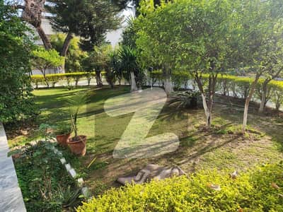 FULL HOUSE WIRH EXTRA LAND IN F-7