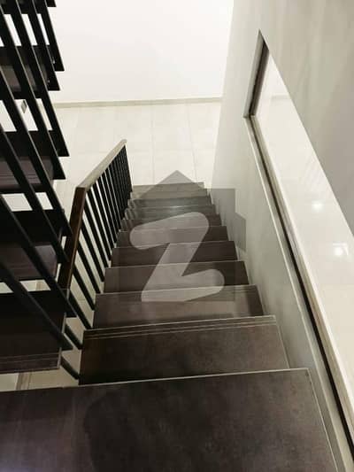 ڈی ایچ اے فیز 7 ایکسٹینشن ڈی ایچ اے ڈیفینس,کراچی میں 4 کمروں کا 4 مرلہ مکان 1.8 لاکھ میں کرایہ پر دستیاب ہے۔