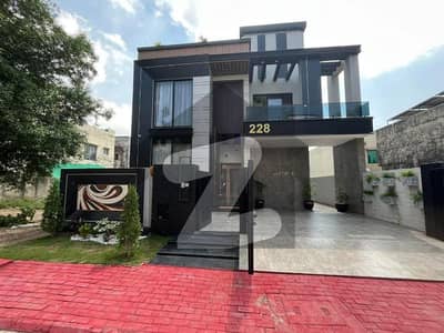 10 marla house for rent in quad block