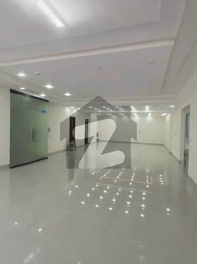 ڈی ایچ اے فیز 3 - بلاک وائے فیز 3,ڈیفنس (ڈی ایچ اے),لاہور میں 8 مرلہ دفتر 1.35 لاکھ میں کرایہ پر دستیاب ہے۔