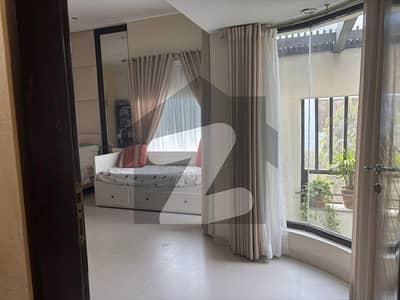 500 YARD BUNGALOW SLIGHTLY USED FOR SALE AVAILABLE IN DHA KARACHI