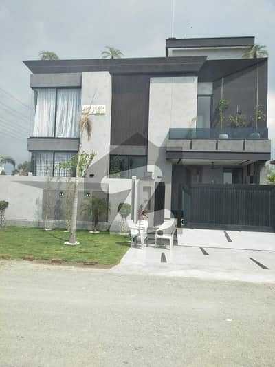 فارمانئیٹس ہاؤسنگ سکیم لاہور میں 5 کمروں کا 10 مرلہ مکان 3.99 کروڑ میں برائے فروخت۔