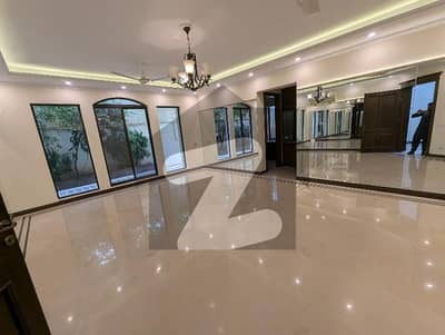 ای ۔ 7 اسلام آباد میں 6 کمروں کا 2 کنال مکان 11.0 لاکھ میں کرایہ پر دستیاب ہے۔