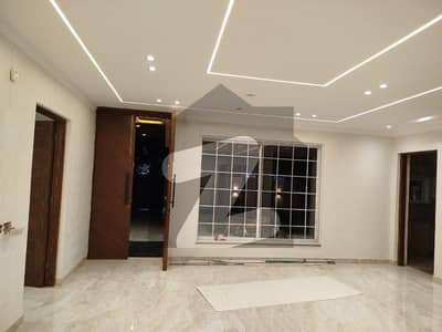 BRAND NEW 1 KANAL BEAUTIFULL HOUSE AVAILABLE FOR SALE