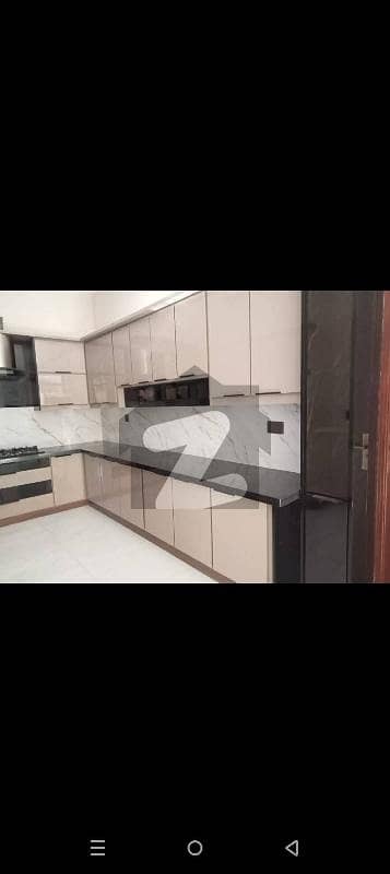 گلستانِ جوہر کراچی میں 6 کمروں کا 16 مرلہ مکان 3.0 لاکھ میں کرایہ پر دستیاب ہے۔