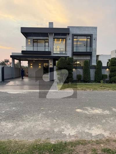 بحریہ ٹاؤن جاسمین بلاک بحریہ ٹاؤن سیکٹر سی,بحریہ ٹاؤن,لاہور میں 5 کمروں کا 1 کنال مکان 2.2 لاکھ میں کرایہ پر دستیاب ہے۔