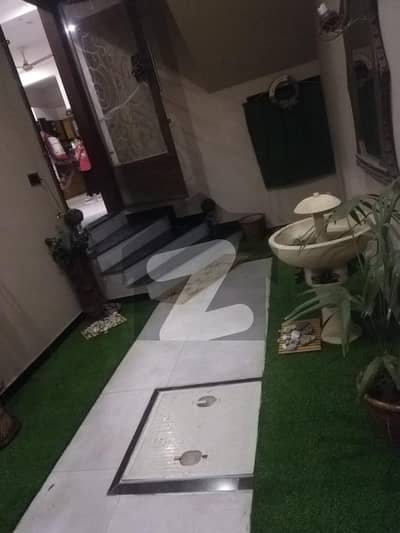 100YARDS SLIGHTLY USED DOUBLE STORY BUNGALOW FOR SELL IN DHA PHASE 7 EXT.