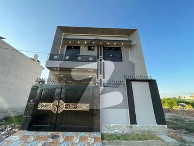 ملتان پبلک سکول روڈ ملتان میں 3 کمروں کا 4 مرلہ مکان 1.4 کروڑ میں برائے فروخت۔