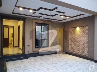 این ایف سی 1 لاہور میں 4 کمروں کا 10 مرلہ مکان 3.85 کروڑ میں برائے فروخت۔