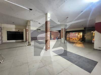 جوہر ٹاؤن لاہور میں 1 کنال دفتر 4.0 لاکھ میں کرایہ پر دستیاب ہے۔