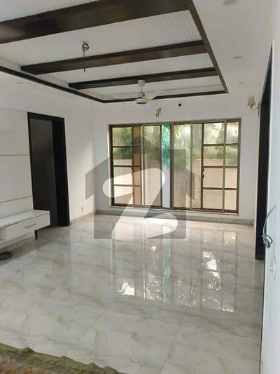 بحریہ ٹاؤن فیز 8 ۔ بلاک ایم بحریہ ٹاؤن فیز 8,بحریہ ٹاؤن راولپنڈی,راولپنڈی میں 4 کمروں کا 5 مرلہ مکان 1.89 کروڑ میں برائے فروخت۔