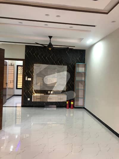 بحریہ ٹاؤن فیز 8 ۔ علی بلاک بحریہ ٹاؤن فیز 8 ۔ سفاری ویلی,بحریہ ٹاؤن فیز 8,بحریہ ٹاؤن راولپنڈی,راولپنڈی میں 4 کمروں کا 5 مرلہ مکان 1.8 کروڑ میں برائے فروخت۔