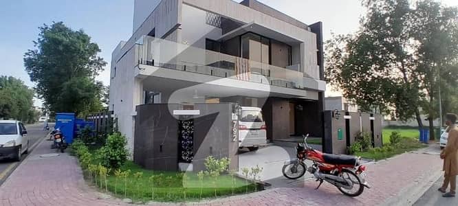 10 Marla House For Rent In Tulip Block Very Hot Location Facing Park