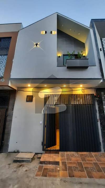 خدا بخش کالونی کینٹ,لاہور میں 3 کمروں کا 3 مرلہ مکان 1.5 کروڑ میں برائے فروخت۔