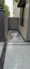 32 32
