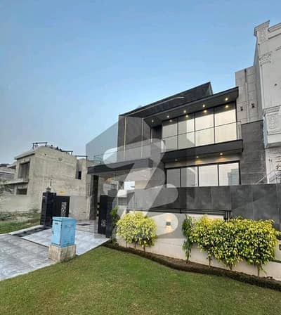 ڈی ایچ اے فیز 7 ڈیفنس (ڈی ایچ اے),لاہور میں 4 کمروں کا 10 مرلہ مکان 4.7 کروڑ میں برائے فروخت۔