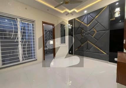 Bahria Town - Sector E House For rent Sized 5 Marla