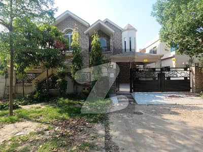 ڈی ایچ اے فیز 5 ڈیفنس (ڈی ایچ اے),لاہور میں 5 کمروں کا 1 کنال مکان 2.5 لاکھ میں کرایہ پر دستیاب ہے۔ ڈی ایچ اے فیز 5 ڈیفنس (ڈی ایچ اے),لاہور میں 5 کمروں کا 1 کنال مکان 2.5 لاکھ میں کرایہ پر دستیاب ہے۔