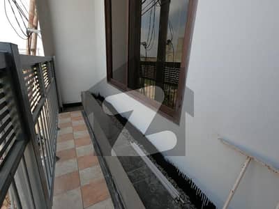 اینڈلیب کوآپریٹو ہاؤسنگ سوسائٹی سکیم 33,کراچی میں 5 کمروں کا 5 مرلہ مکان 2.85 کروڑ میں برائے فروخت۔