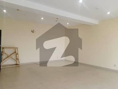 ڈی ایچ اے فیز 5 ڈیفنس (ڈی ایچ اے),لاہور میں 4 مرلہ دفتر 95.0 ہزار میں کرایہ پر دستیاب ہے۔