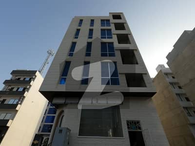 ڈی ایچ اے فیز 8 ڈی ایچ اے ڈیفینس,کراچی میں 4 کمروں کا 4 مرلہ دفتر 1.3 لاکھ میں کرایہ پر دستیاب ہے۔