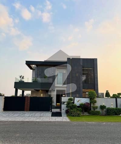 ڈی ایچ اے فیز 7 ڈیفنس (ڈی ایچ اے),لاہور میں 5 کمروں کا 1 کنال مکان 3.25 لاکھ میں کرایہ پر دستیاب ہے۔