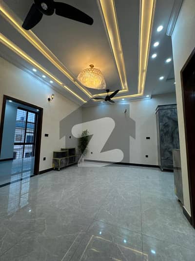 پارک ویو سٹی لاہور میں 4 کمروں کا 5 مرلہ مکان 1.7 کروڑ میں برائے فروخت۔