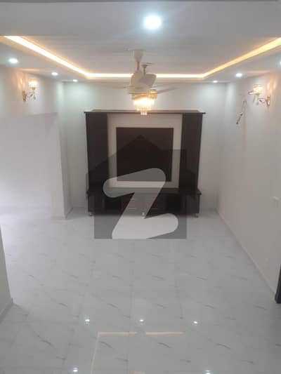 واپڈا ٹاؤن لاہور میں 3 کمروں کا 5 مرلہ مکان 2.85 کروڑ میں برائے فروخت۔