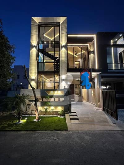 BRAND NEW BEAUTIFULL HOUSE FOR RENT IN DHA LAHORE