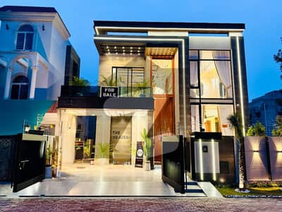 بحریہ ٹاؤن سیکٹر ای بحریہ ٹاؤن,لاہور میں 5 کمروں کا 10 مرلہ مکان 5.0 کروڑ میں برائے فروخت۔ بحریہ ٹاؤن سیکٹر ای بحریہ ٹاؤن,لاہور میں 5 کمروں کا 10 مرلہ مکان 5.0 کروڑ میں برائے فروخت۔