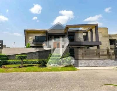 آئی ای پی انجینئرز ٹاؤن لاہور میں 6 کمروں کا 2 کنال مکان 13.5 کروڑ میں برائے فروخت۔