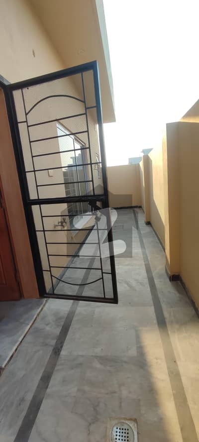 سی-17 اسلام آباد میں 3 کمروں کا 8 مرلہ مکان 1.5 کروڑ میں برائے فروخت۔
