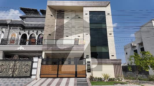 ایل ڈی اے ایوینیو لاہور میں 6 کمروں کا 10 مرلہ مکان 4.2 کروڑ میں برائے فروخت۔