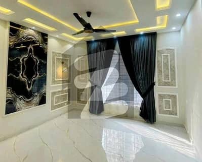 بحریہ ٹاؤن سیکٹر سی بحریہ ٹاؤن,لاہور میں 3 کمروں کا 10 مرلہ بالائی پورشن 60.0 ہزار میں کرایہ پر دستیاب ہے۔ بحریہ ٹاؤن سیکٹر سی بحریہ ٹاؤن,لاہور میں 3 کمروں کا 10 مرلہ بالائی پورشن 60.0 ہزار میں کرایہ پر دستیاب ہے۔