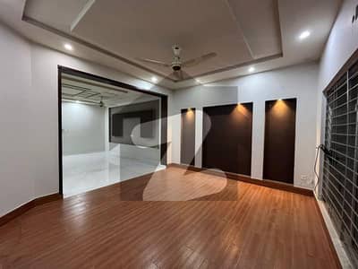 بحریہ ٹاؤن اوورسیز A بحریہ ٹاؤن اوورسیز انکلیو,بحریہ ٹاؤن,لاہور میں 3 کمروں کا 1 کنال بالائی پورشن 90.0 ہزار میں کرایہ پر دستیاب ہے۔ بحریہ ٹاؤن اوورسیز A بحریہ ٹاؤن اوورسیز انکلیو,بحریہ ٹاؤن,لاہور میں 3 کمروں کا 1 کنال بالائی پورشن 90.0 ہزار میں کرایہ پر دستیاب ہے۔