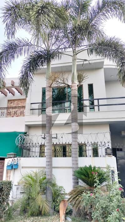 ڈی ایچ اے فیز 5 ڈیفنس (ڈی ایچ اے),لاہور میں 3 کمروں کا 5 مرلہ مکان 2.9 کروڑ میں برائے فروخت۔