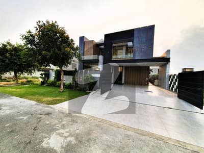 فارمانئیٹس ہاؤسنگ سکیم لاہور میں 4 کمروں کا 10 مرلہ مکان 3.16 کروڑ میں برائے فروخت۔