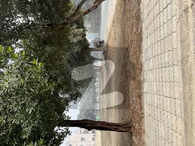 ڈی ایچ اے فیز 6 - بلاک ڈی فیز 6,ڈیفنس (ڈی ایچ اے),لاہور میں 1 کنال رہائشی پلاٹ 5.75 کروڑ میں برائے فروخت۔