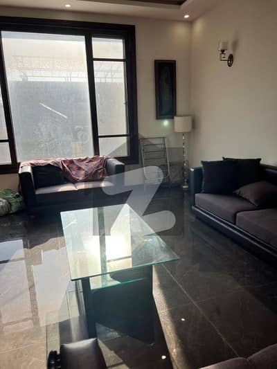 ڈی ایچ اے فیز 8 ڈی ایچ اے ڈیفینس,کراچی میں 3 کمروں کا 1 کنال بالائی پورشن 3.0 لاکھ میں کرایہ پر دستیاب ہے۔