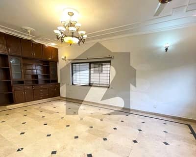 ای ۔ 11/4 ای ۔ 11,اسلام آباد میں 3 کمروں کا 1 کنال بالائی پورشن 1.5 لاکھ میں کرایہ پر دستیاب ہے۔