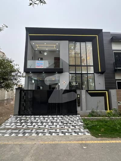 پارک ویو سٹی لاہور میں 4 کمروں کا 5 مرلہ مکان 2.0 کروڑ میں برائے فروخت۔