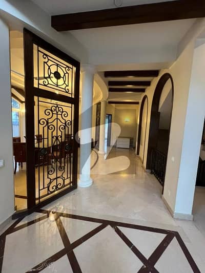 ایف ۔ 8 اسلام آباد میں 10 کمروں کا 1 کنال مکان 12.0 لاکھ میں کرایہ پر دستیاب ہے۔