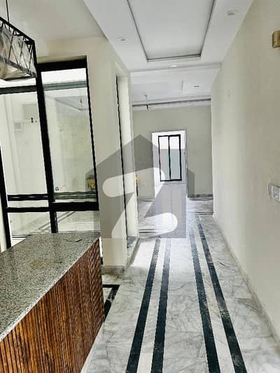 پنجاب یونیورسٹی سوسائٹی فیز 2 پنجاب یونیورسٹی ایمپلائیز سوسائٹی,لاہور میں 10 کمروں کا 10 مرلہ مکان 4.85 کروڑ میں برائے فروخت۔