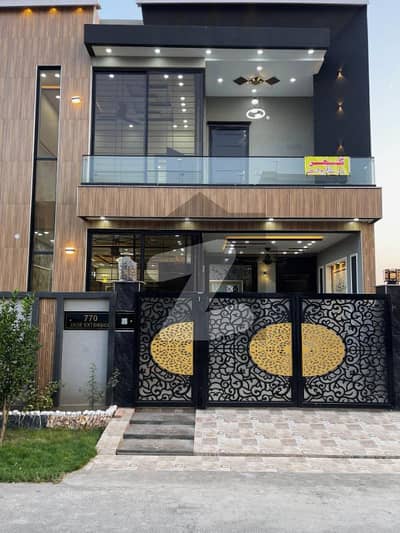 5 Marla Brand New House Available In Park View City